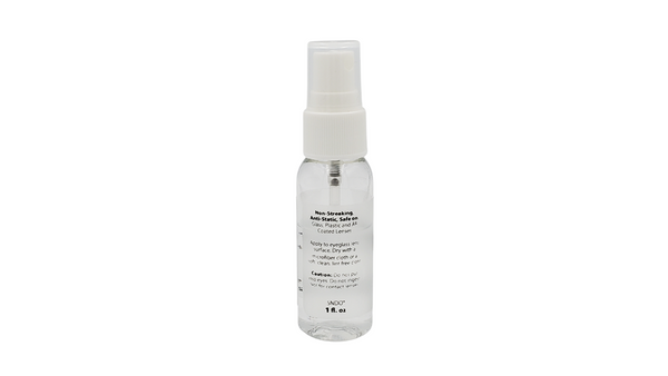 Lens cleaning spray