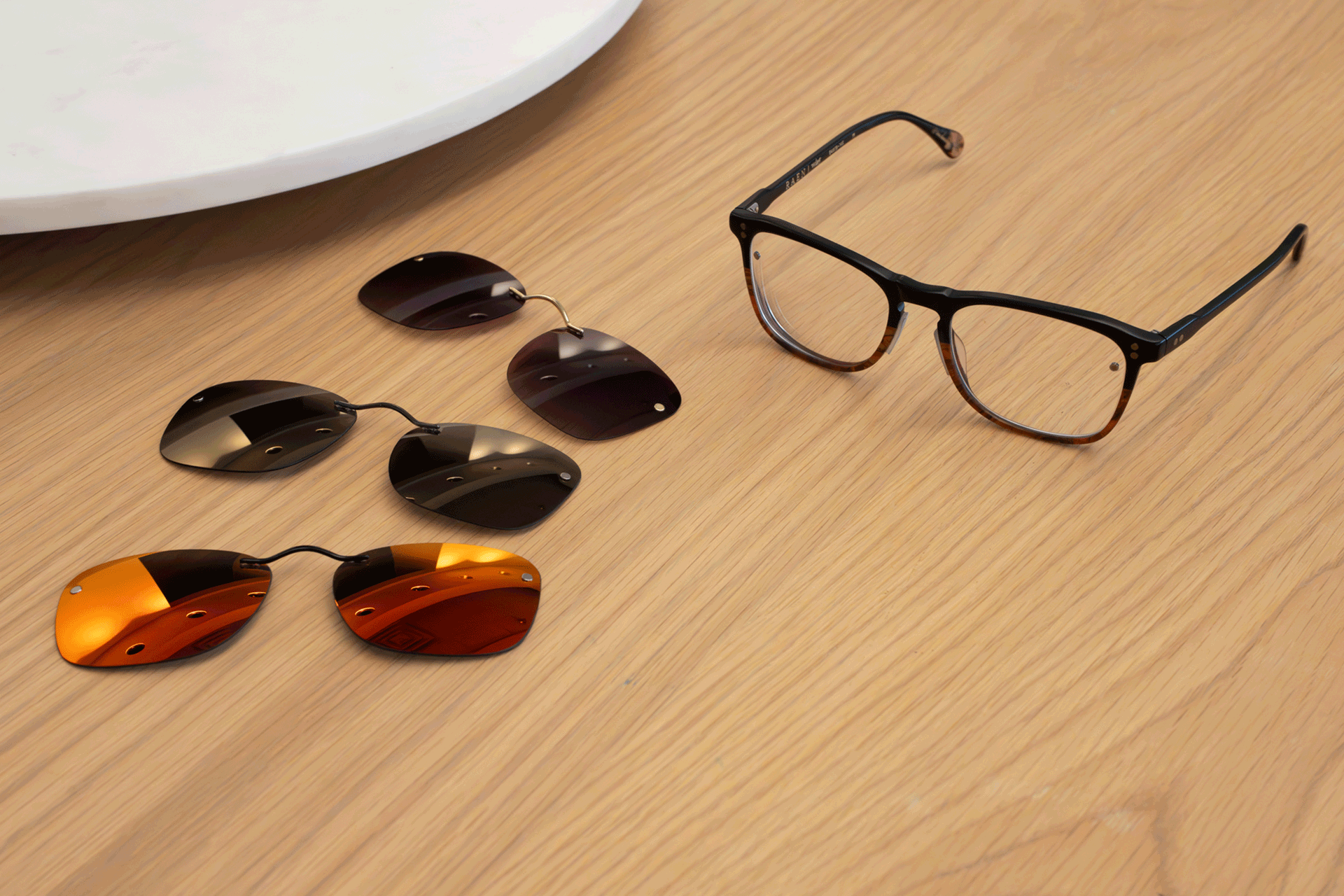 Sun clips magnetic attachment demonstration